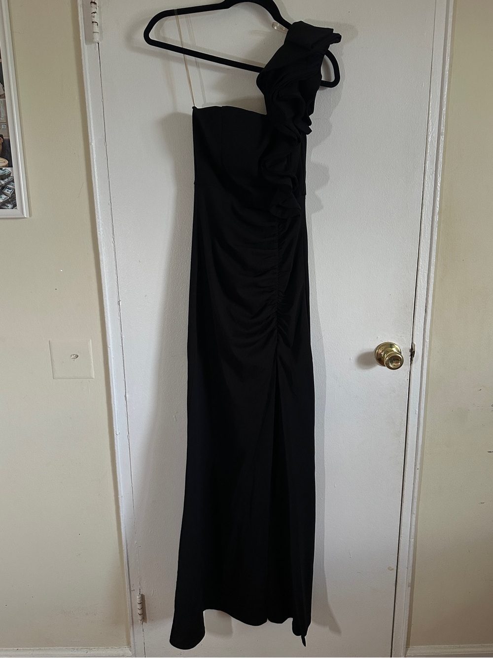 Emerald Sundae Black One-Shoulder Ruffled Gown